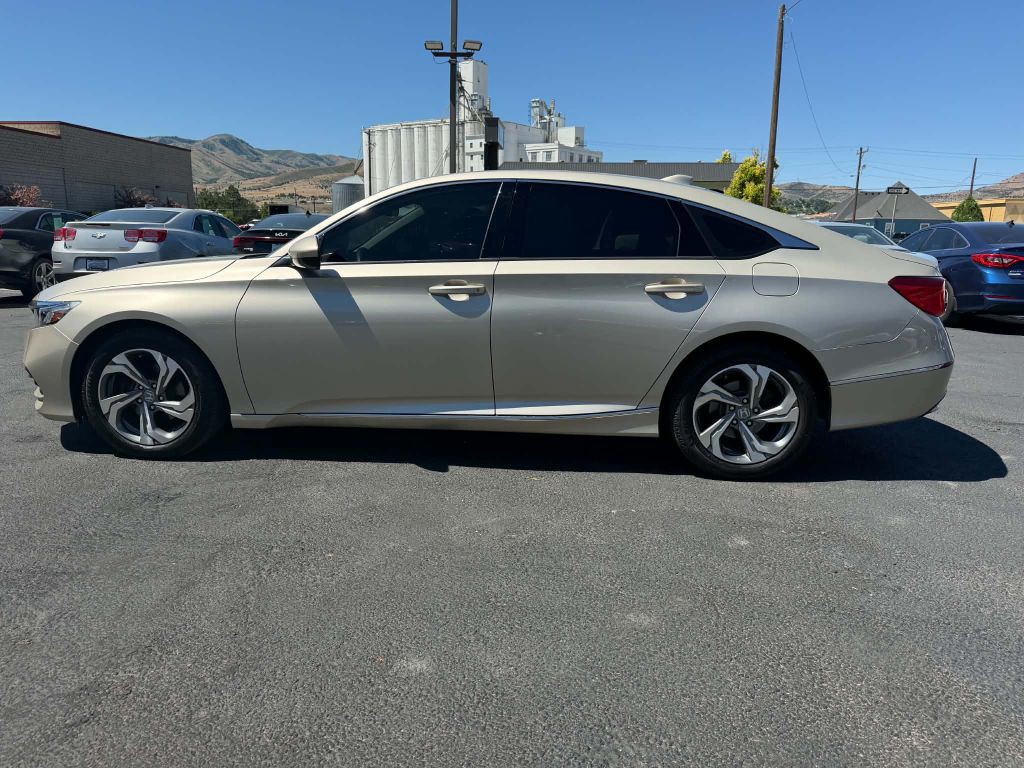 2020 Honda Accord Image 8