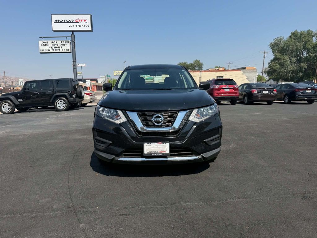 2017 Nissan Rogue Image 2