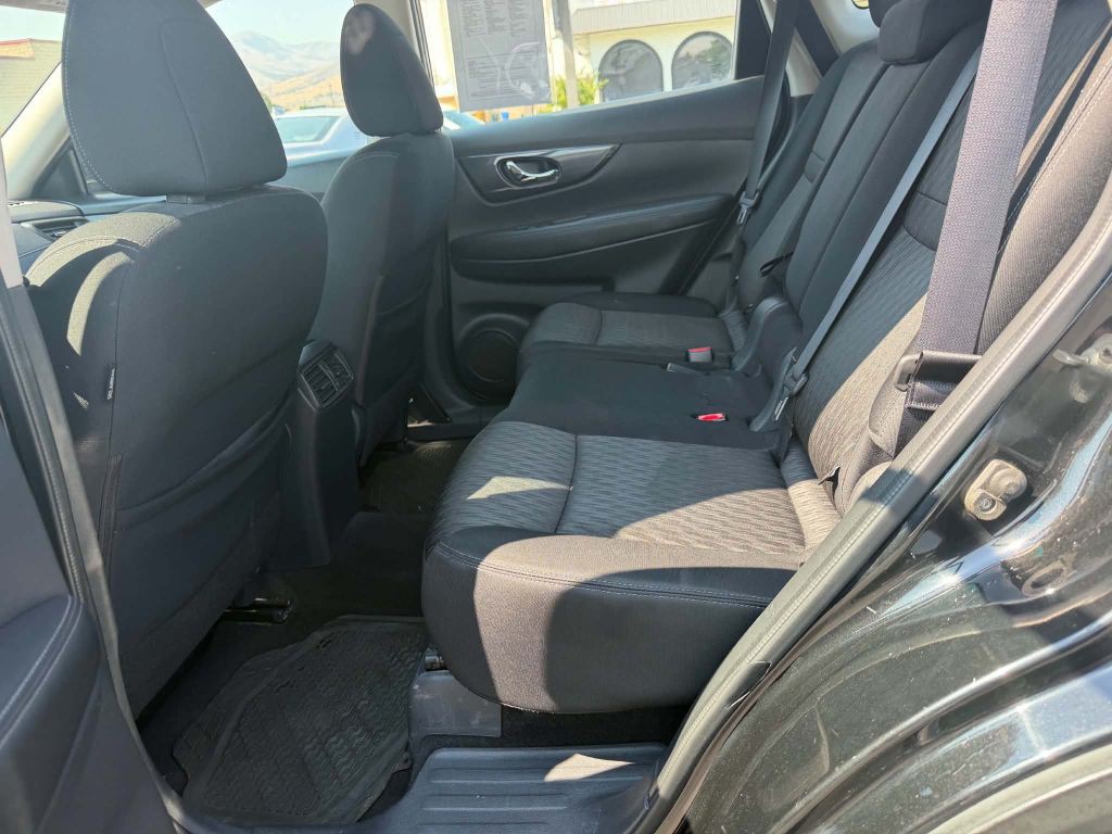 2017 Nissan Rogue Image 10