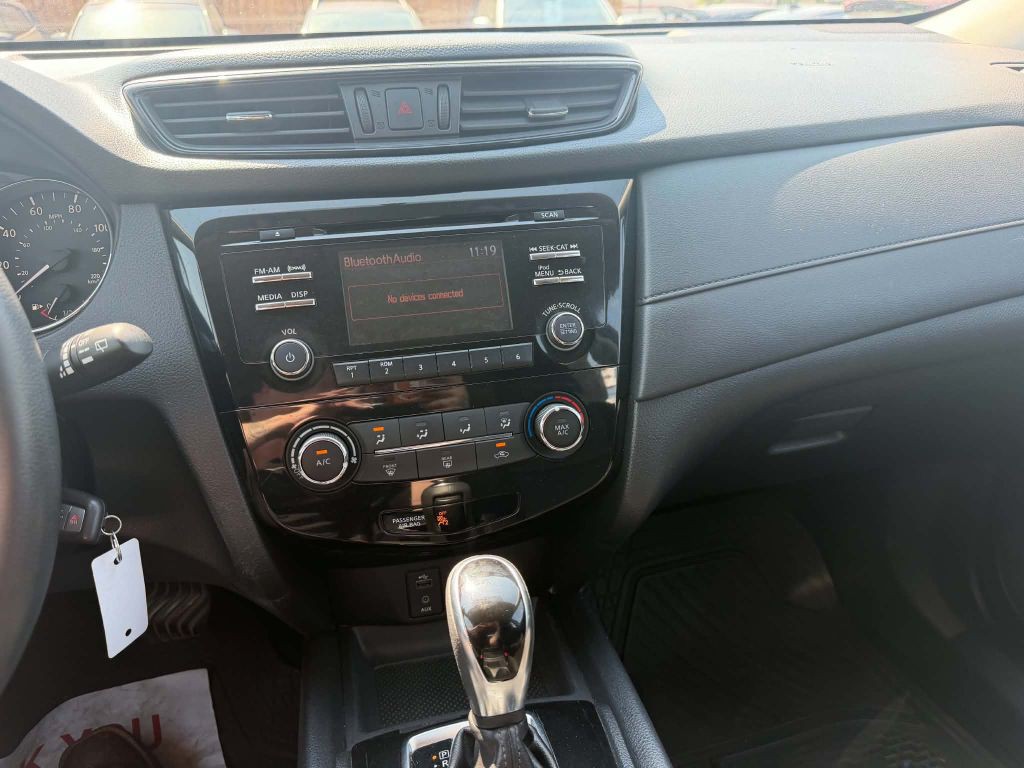 2017 Nissan Rogue Image 16