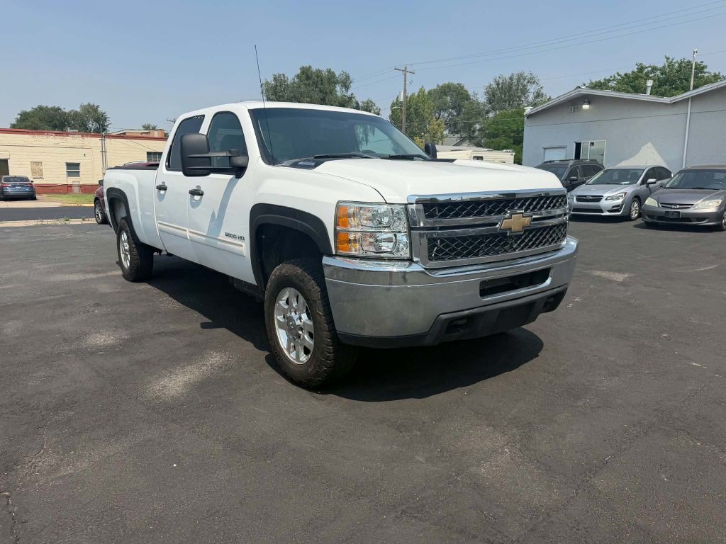 2011 Chevrolet Silverado 1500 Image 3