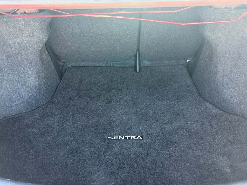 2016 Nissan Sentra Image 11