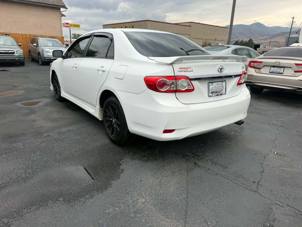2013 Toyota Corolla Image 7