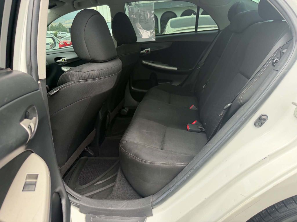 2013 Toyota Corolla Image 10