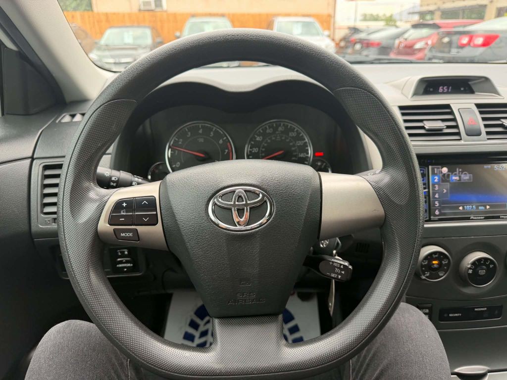 2013 Toyota Corolla Image 14