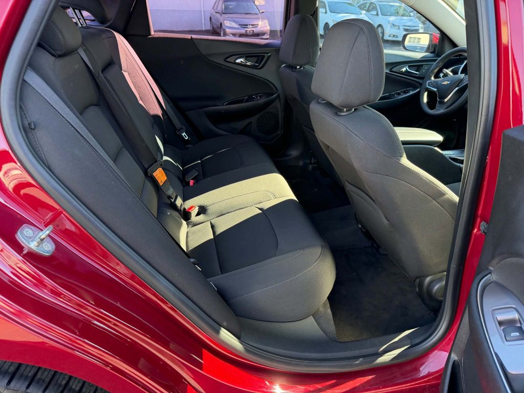 2018 Chevrolet Malibu Image 12