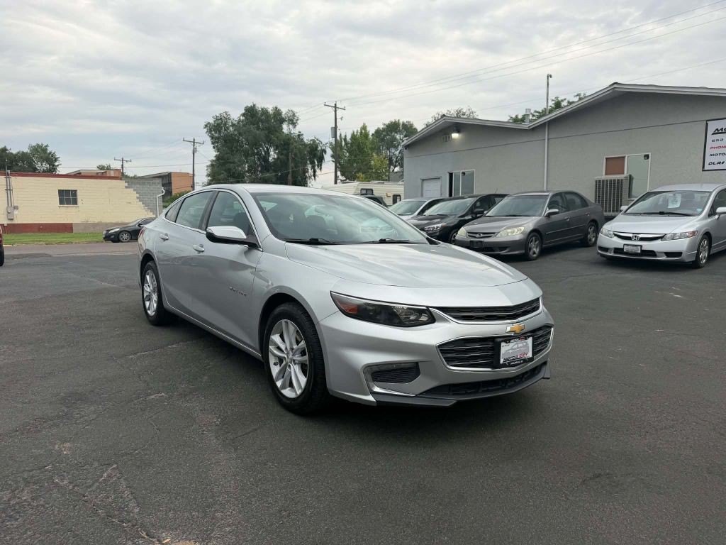 2017 Chevrolet Malibu Image 3