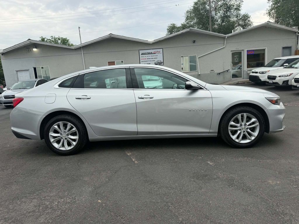 2017 Chevrolet Malibu Image 4