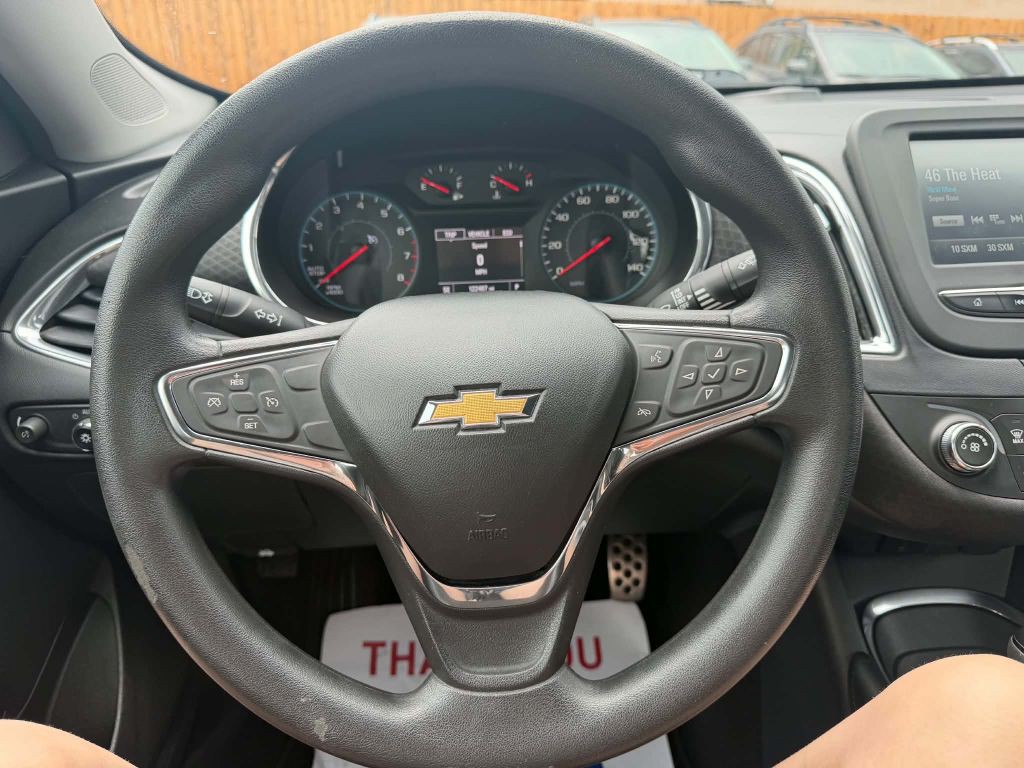 2017 Chevrolet Malibu Image 14