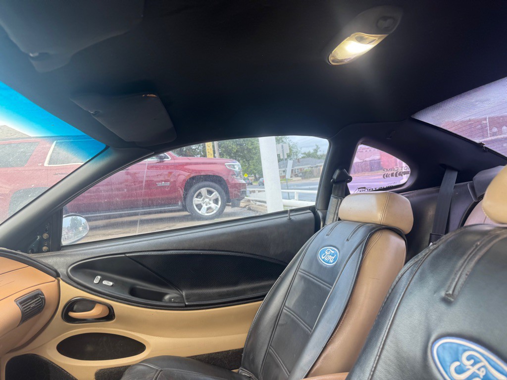 1994 Ford Mustang Image 10