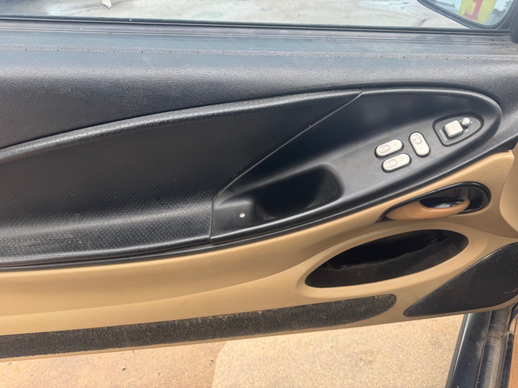 1994 Ford Mustang Image 12
