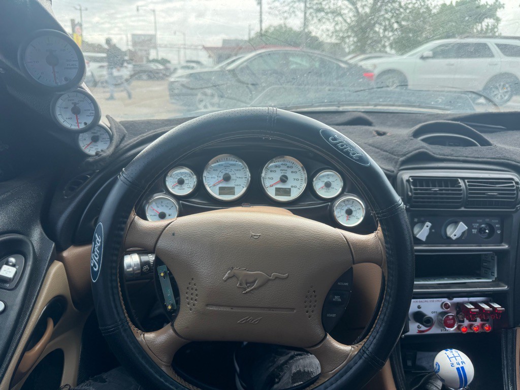 1994 Ford Mustang Image 16