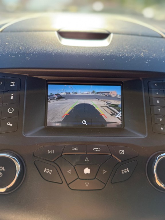 2019 Ford Edge Image 18