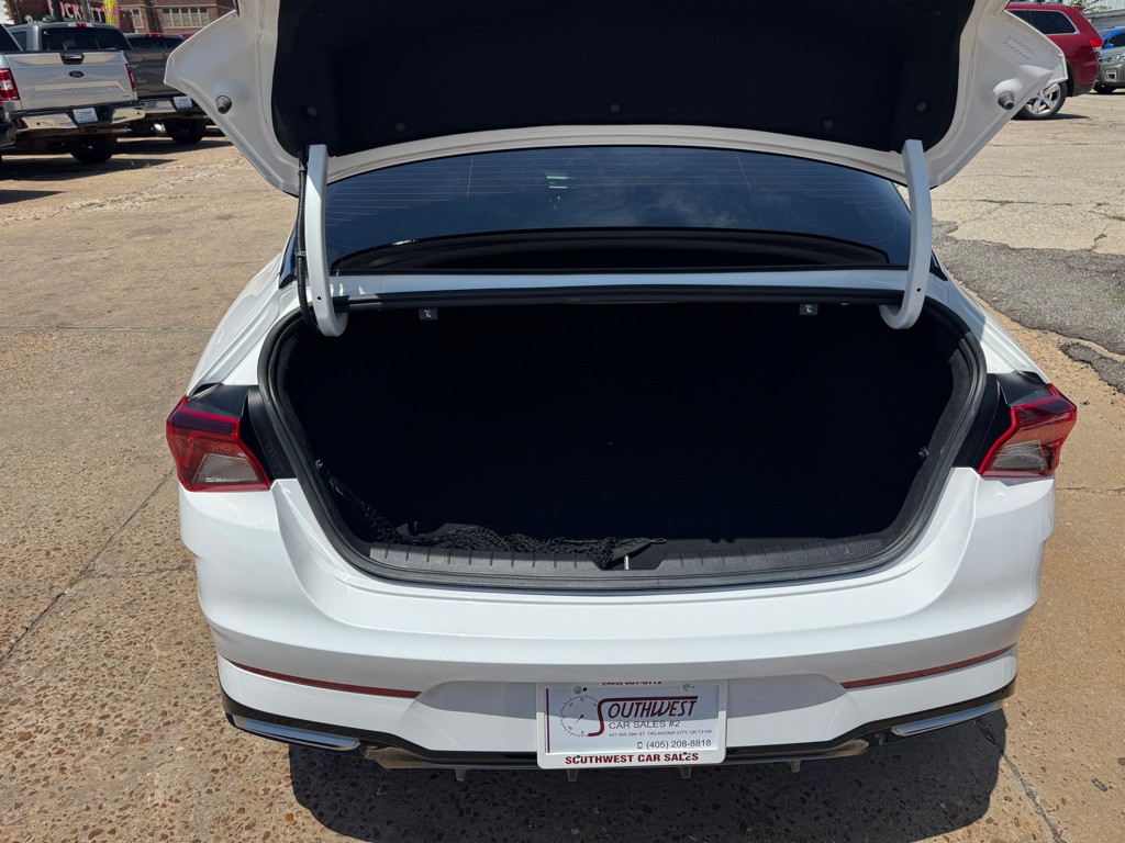 2023 Kia K5 Image 22