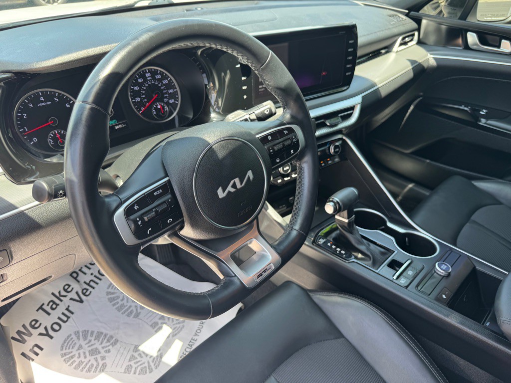2023 Kia K5 Image 25