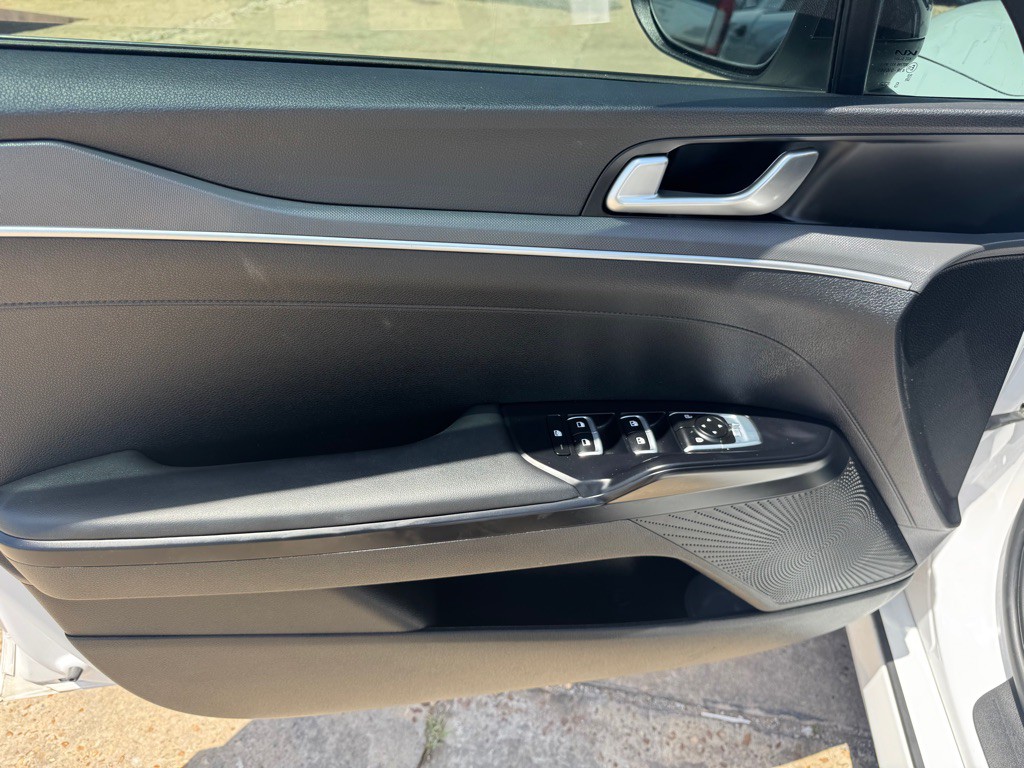 2023 Kia K5 Image 26