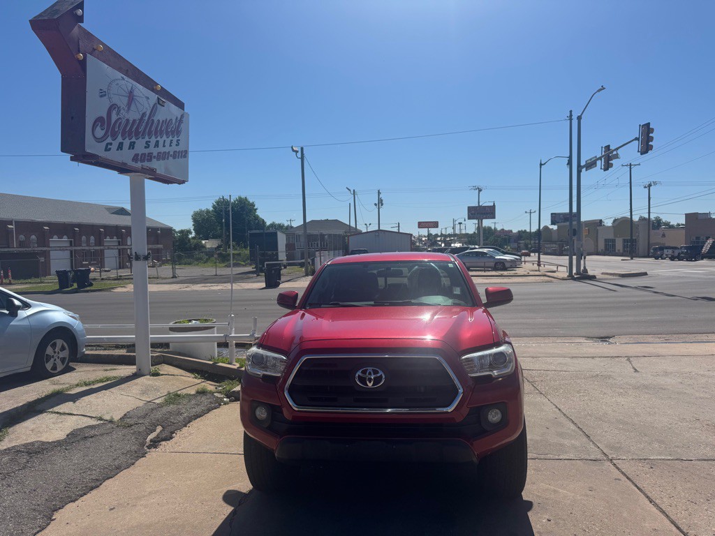 2016 Toyota Tacoma Image 2