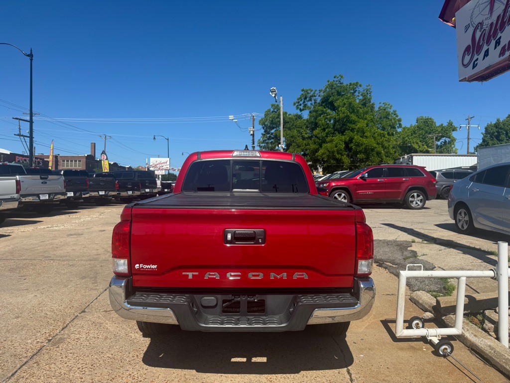 2016 Toyota Tacoma Image 5