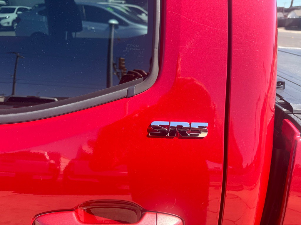 2016 Toyota Tacoma Image 9