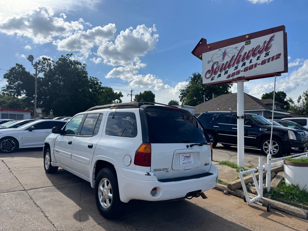 2003 GMC Envoy Image 4