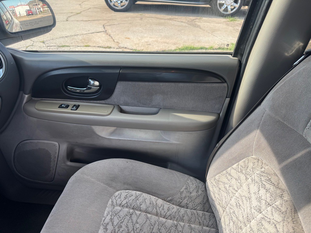 2003 GMC Envoy Image 14