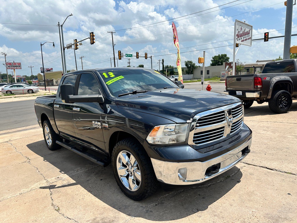 2013 RAM 1500 Image 3
