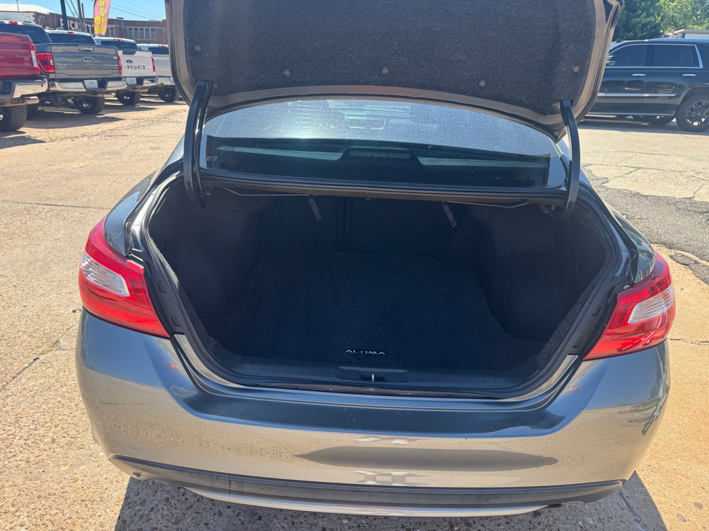 2017 Nissan Altima Image 6