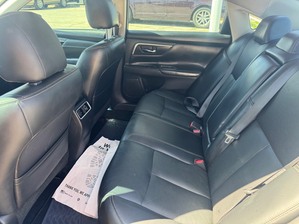2017 Nissan Altima Image 7