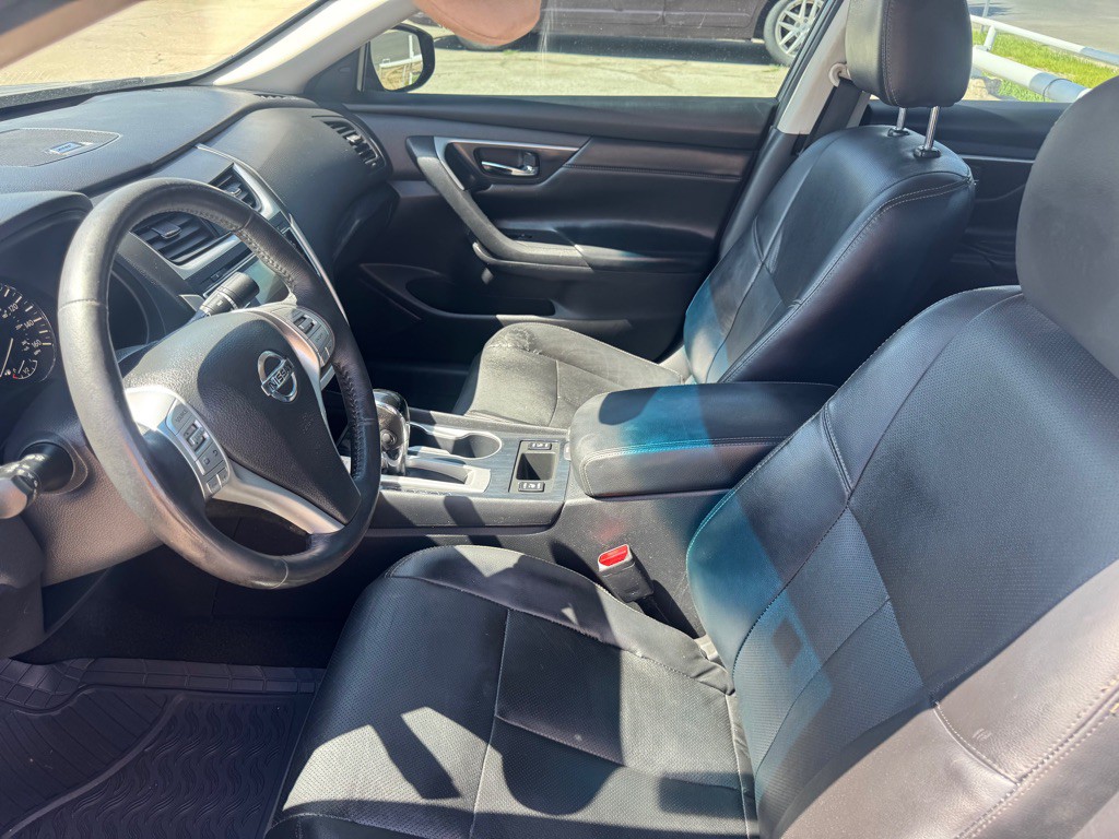 2017 Nissan Altima Image 8