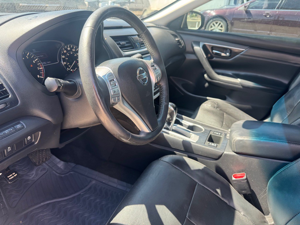 2017 Nissan Altima Image 9
