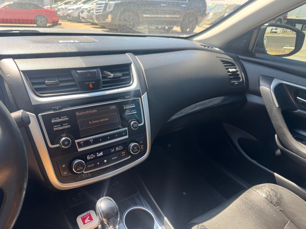 2017 Nissan Altima Image 11