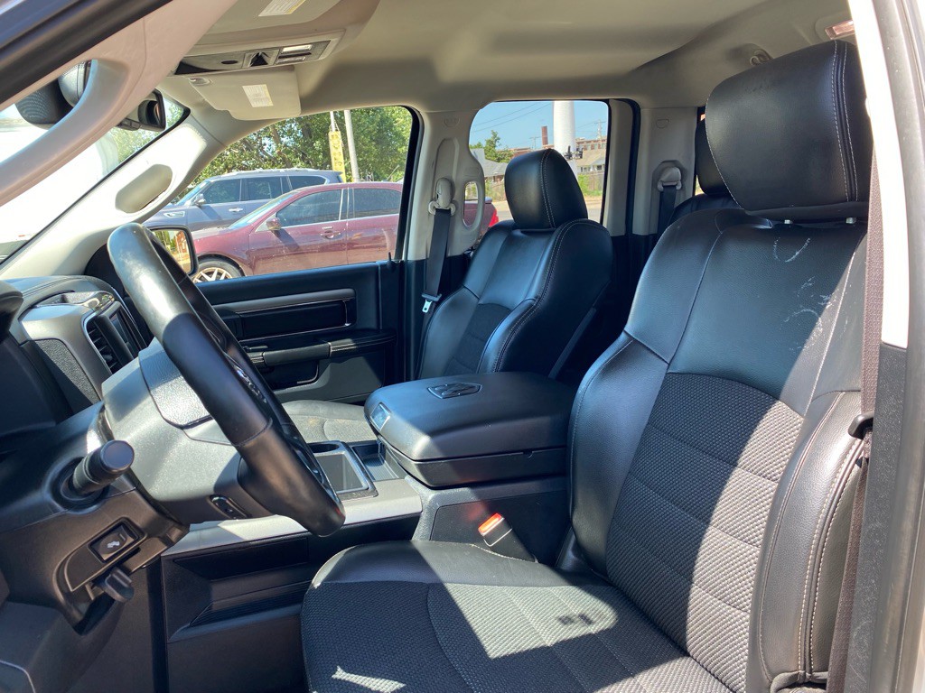 2014 RAM 1500 Image 17