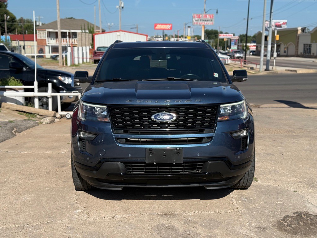 2019 Ford Explorer Image 2