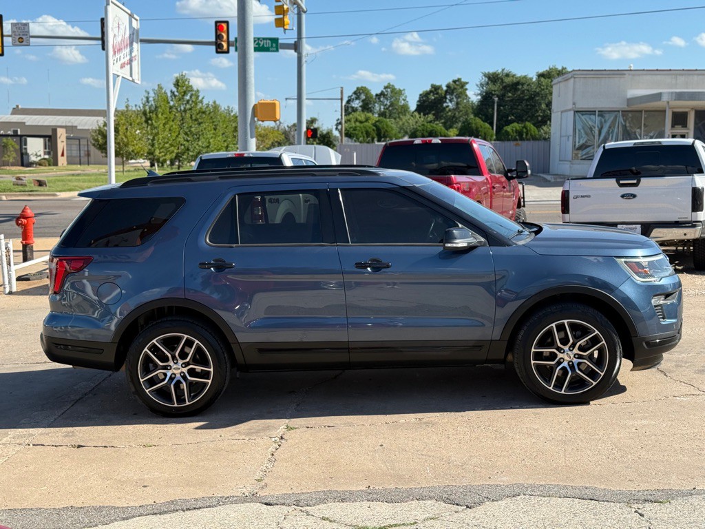 2019 Ford Explorer Image 4