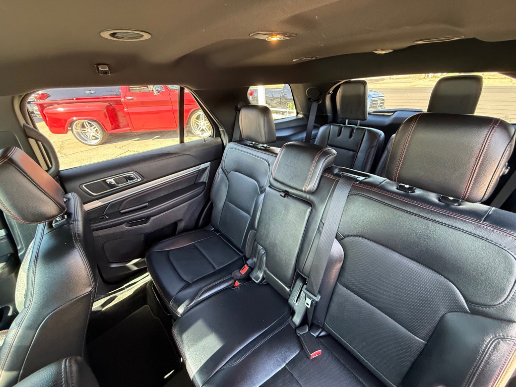 2019 Ford Explorer Image 15