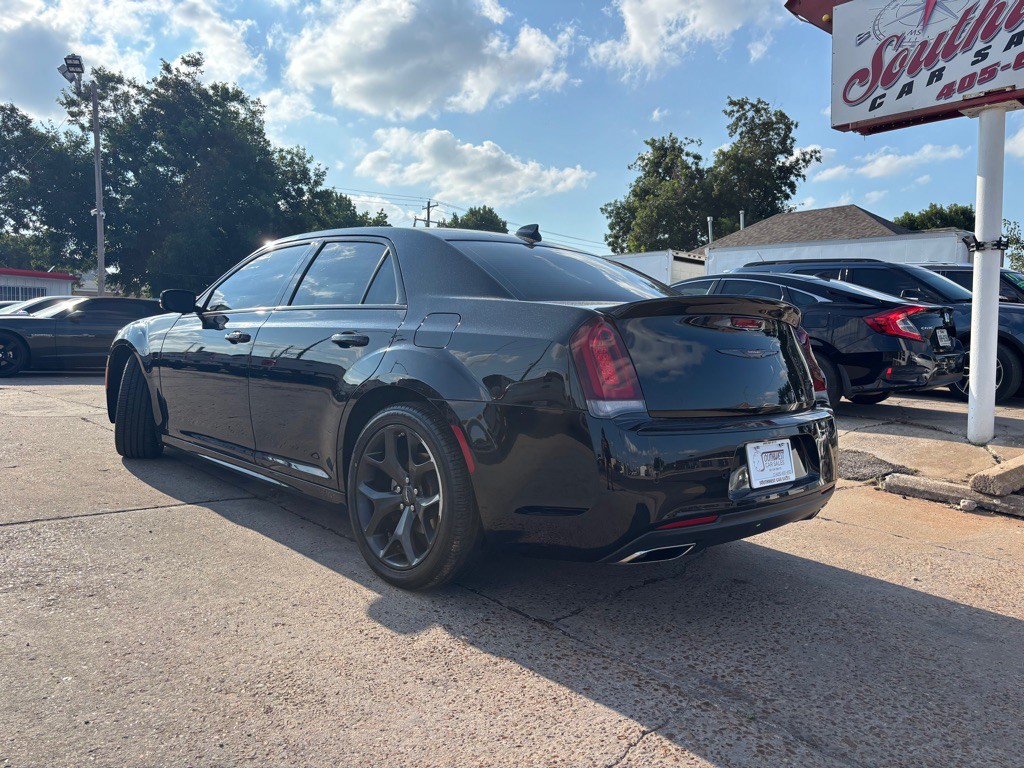 2022 Chrysler 300 Image 4