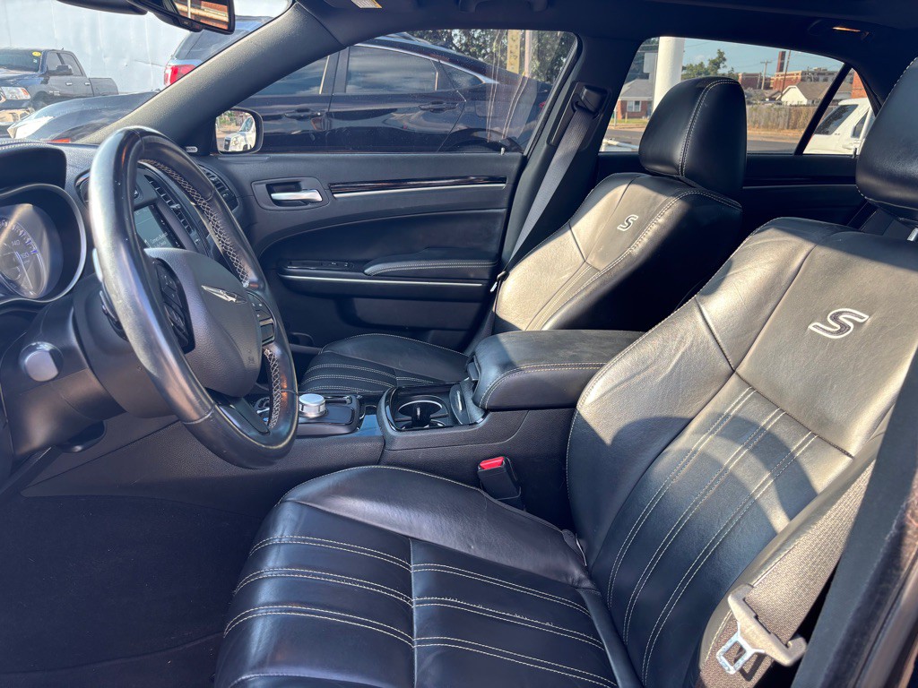 2022 Chrysler 300 Image 10
