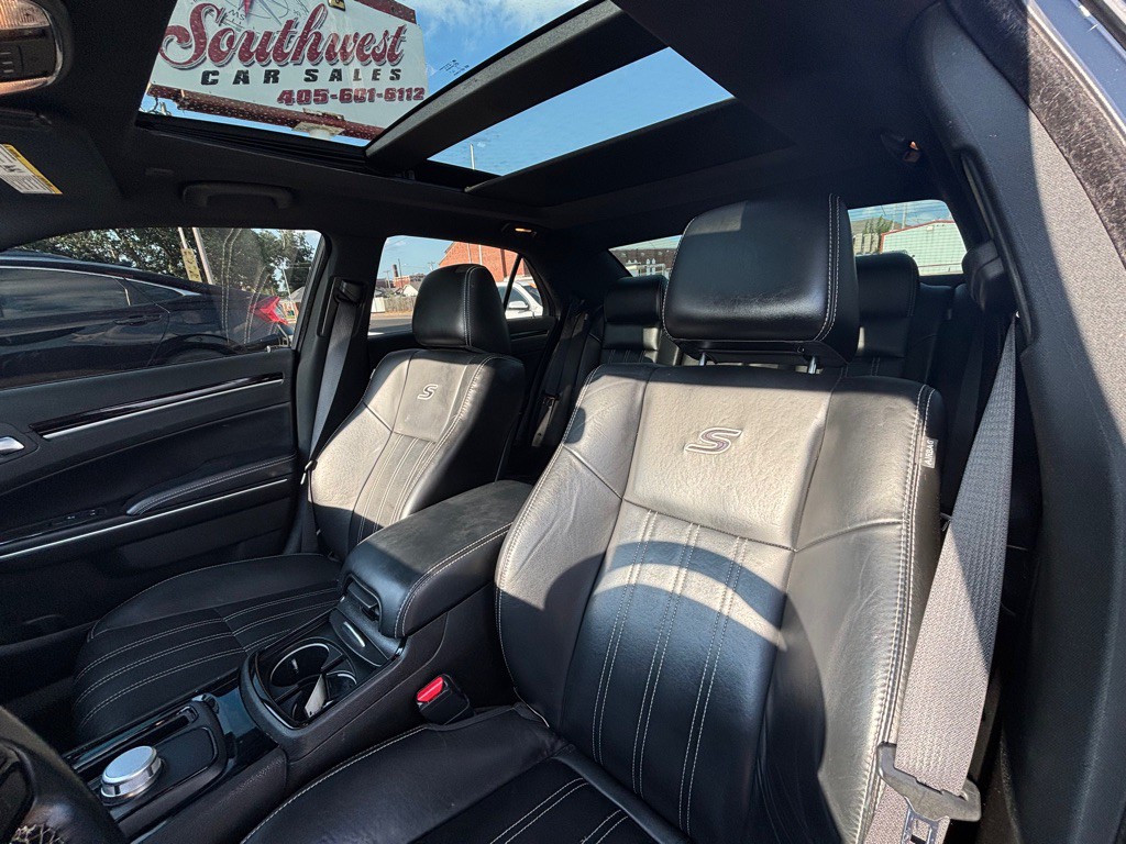 2022 Chrysler 300 Image 14