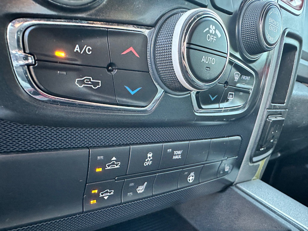 2016 RAM 1500 Image 25