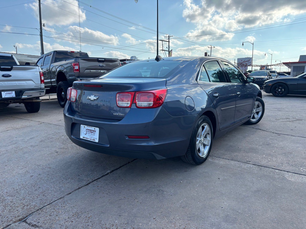2013 Chevrolet Malibu Image 3