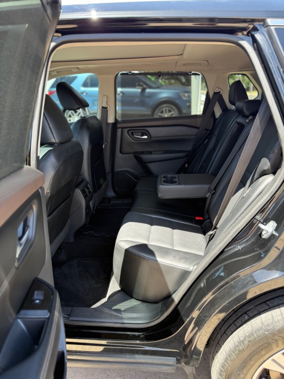 2022 Nissan Rogue Image 13