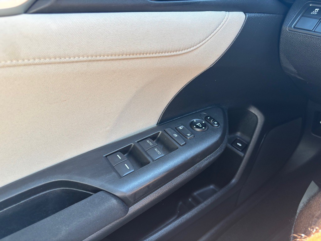2018 Honda Civic Image 21