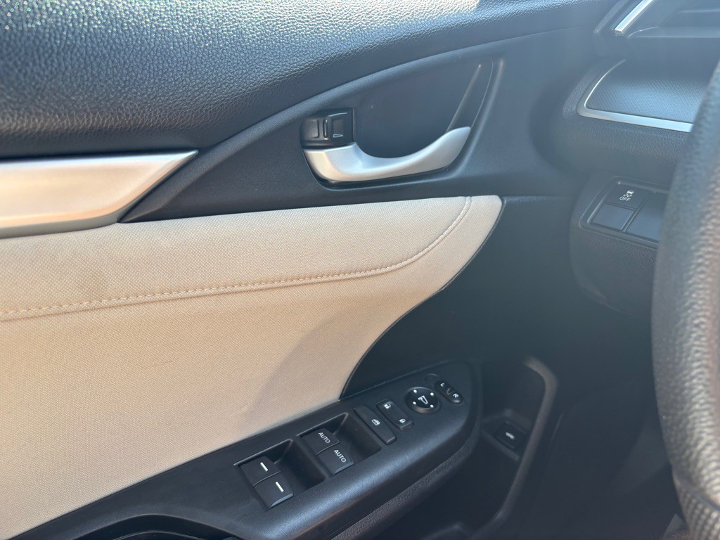 2018 Honda Civic Image 22