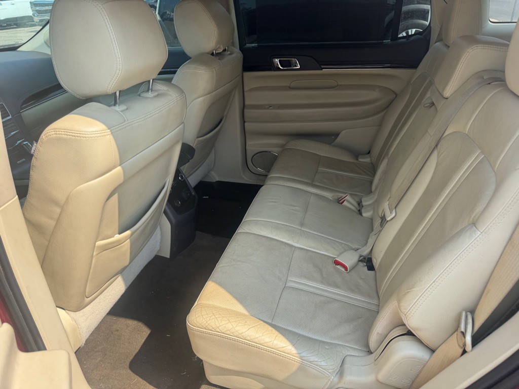 2013 Lincoln MKT Image 7