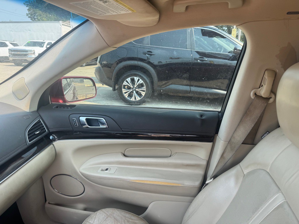 2013 Lincoln MKT Image 11