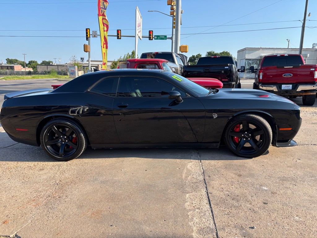 2017 Dodge Challenger Image 3