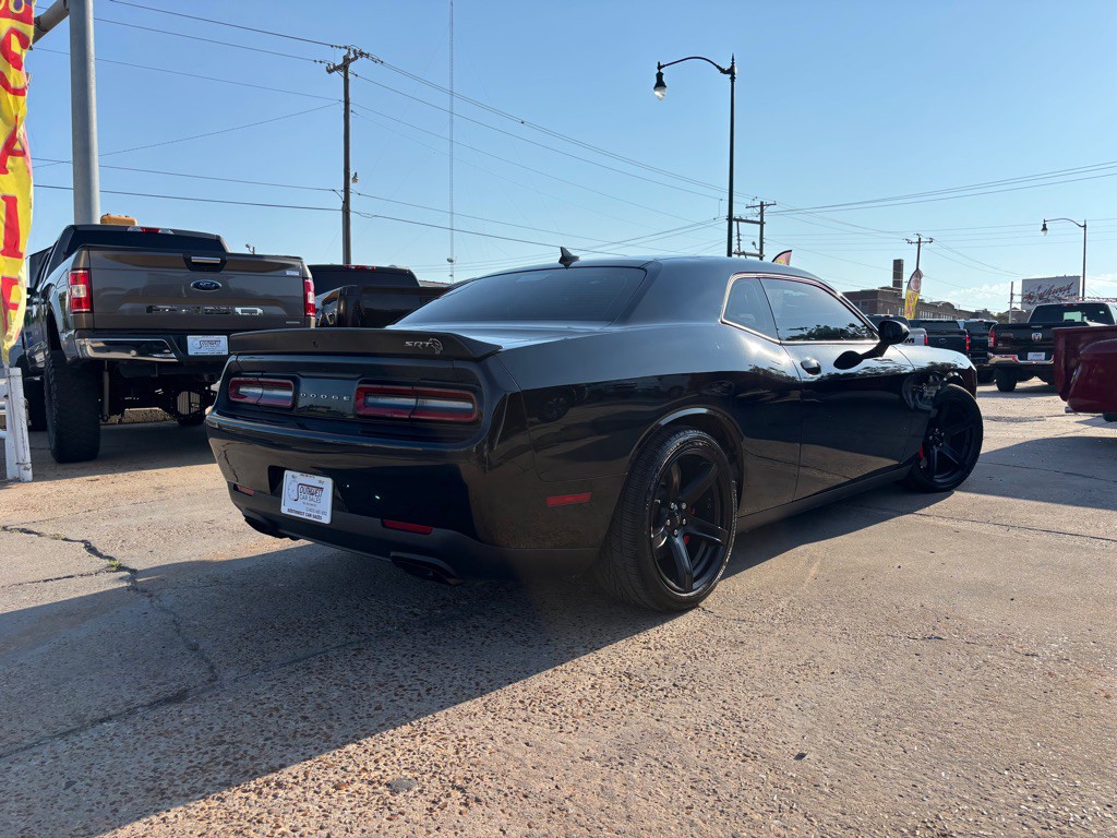 2017 Dodge Challenger Image 4