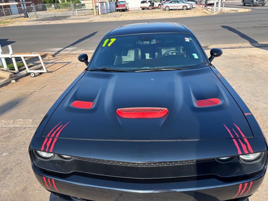 2017 Dodge Challenger Image 9