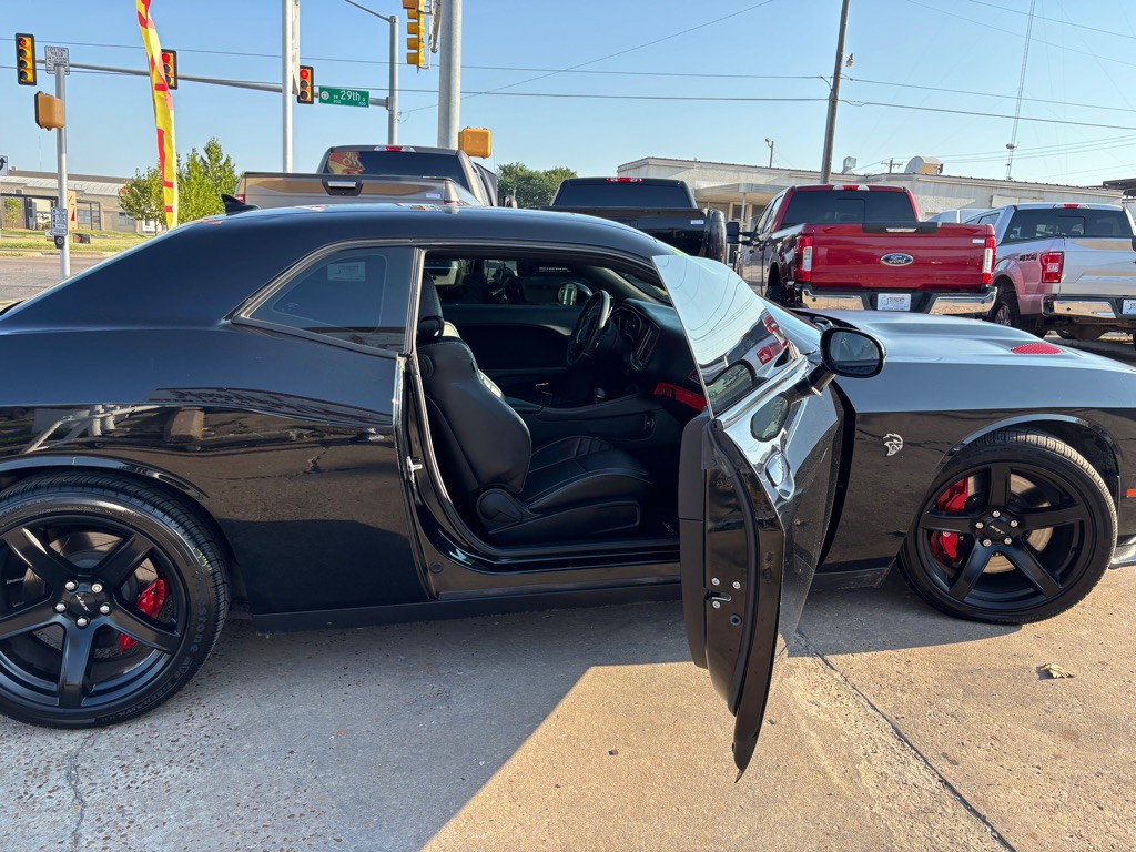2017 Dodge Challenger Image 18