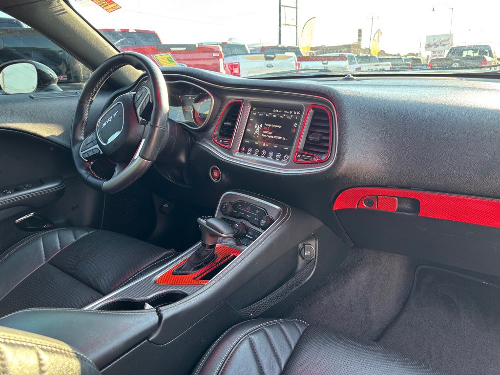 2017 Dodge Challenger Image 21
